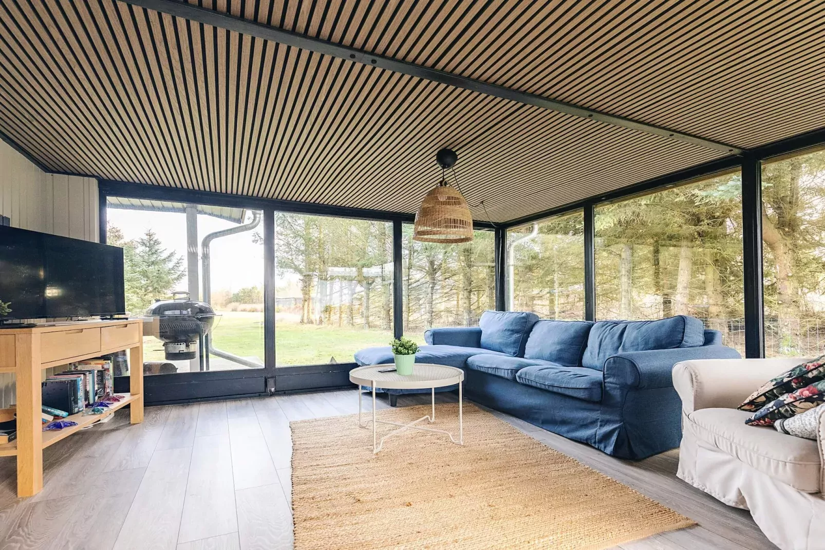 Secluded Lagoon Retreat in Hou-By Traum-Indoor