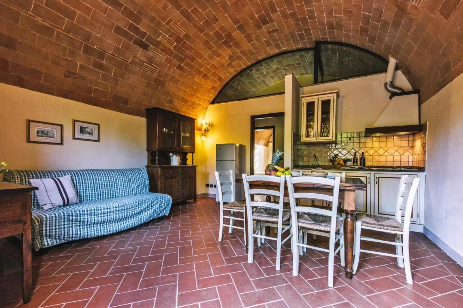 Agri-tourism Tenuta Quarrata, Santo Pietro Belvedere-trilo-Salon