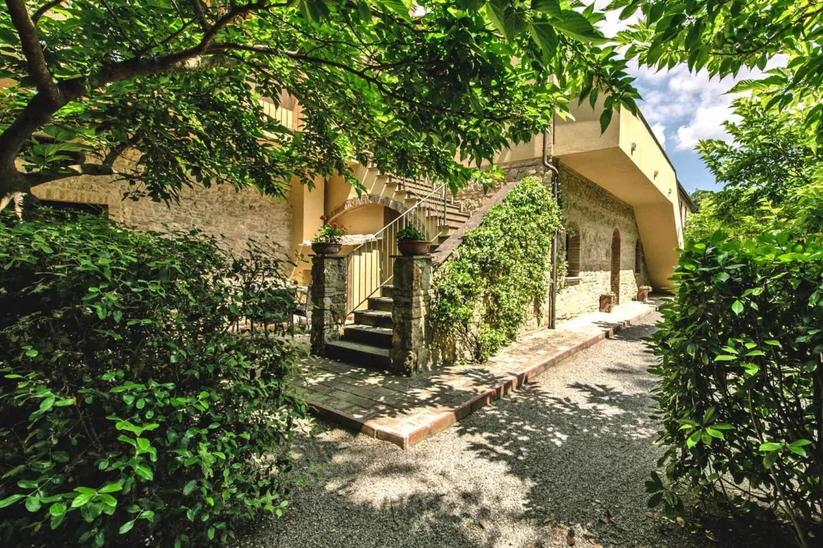Agri-tourism Tenuta Quarrata, Santo Pietro Belvedere-trilo superior-Exterior summer