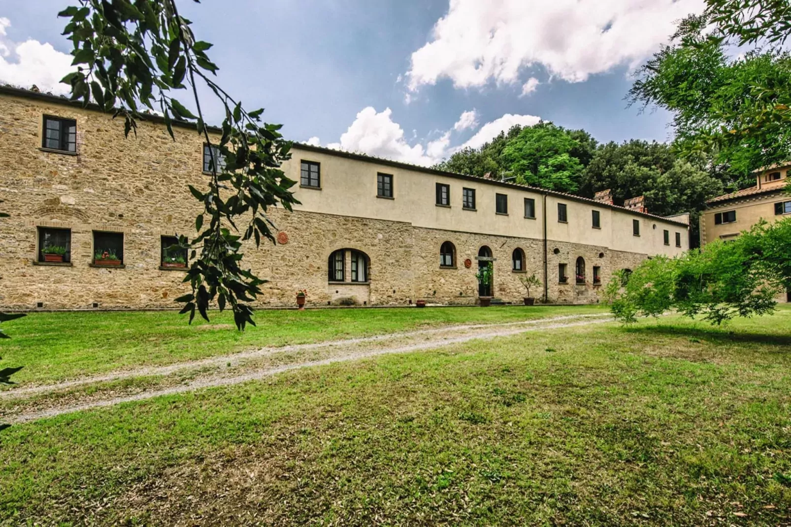 Agri-tourism Tenuta Quarrata, Santo Pietro Belvedere-trilo superior-Exterior summer