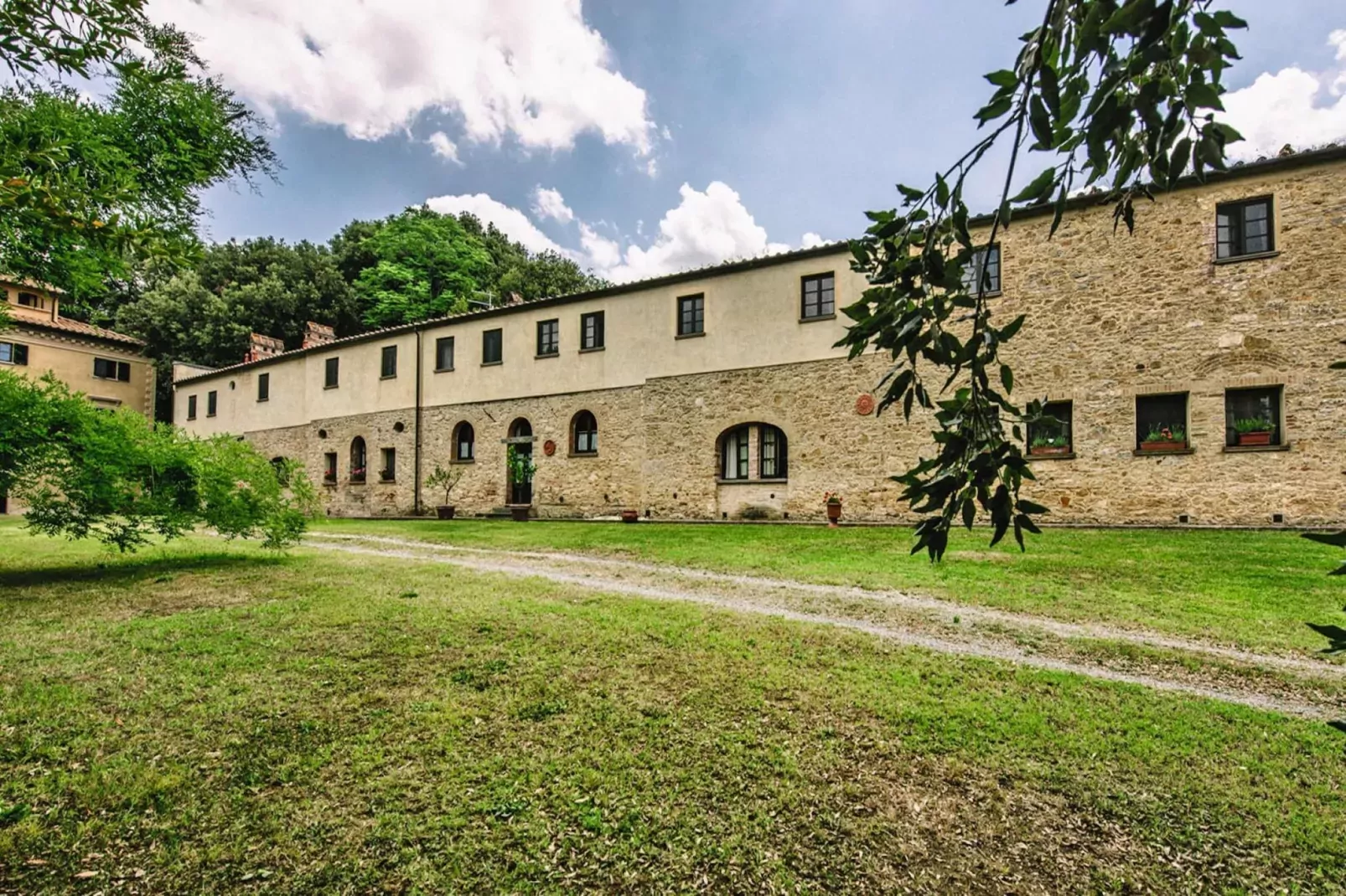 Agri-tourism Tenuta Quarrata, Santo Pietro Belvedere-trilo superior-Exterior summer