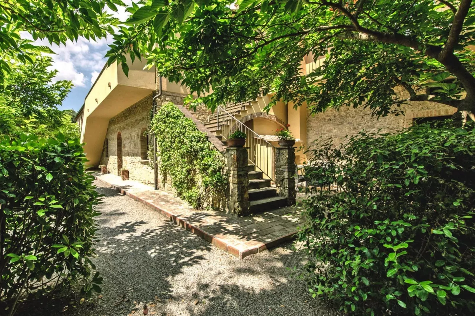 Agri-tourism Tenuta Quarrata, Santo Pietro Belvedere-trilo superior-Exterior summer