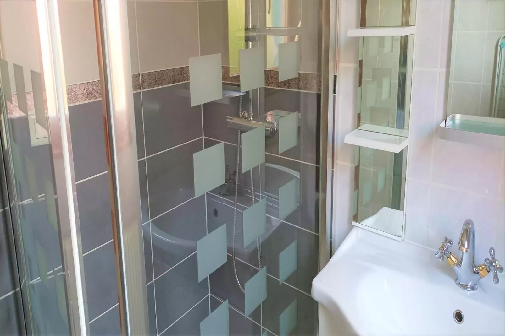 Semi-detached house Hinsbourg-Bathroom