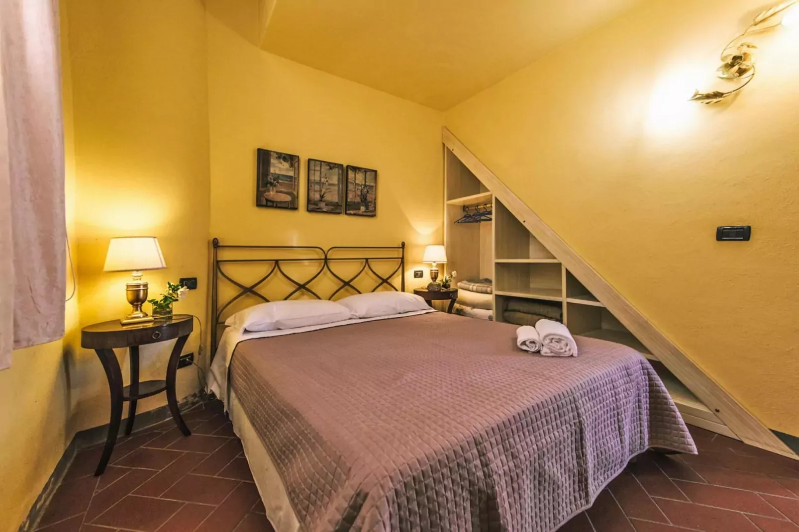 Agri-tourism Tenuta Quarrata, Santo Pietro Belvedere-quadri-Bedroom