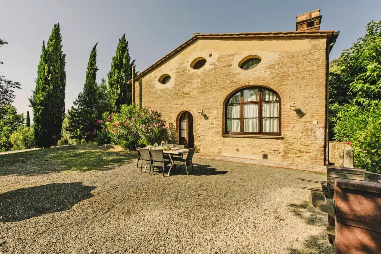 Agri-tourism Tenuta Quarrata, Santo Pietro Belvedere-quadri-Exterior summer