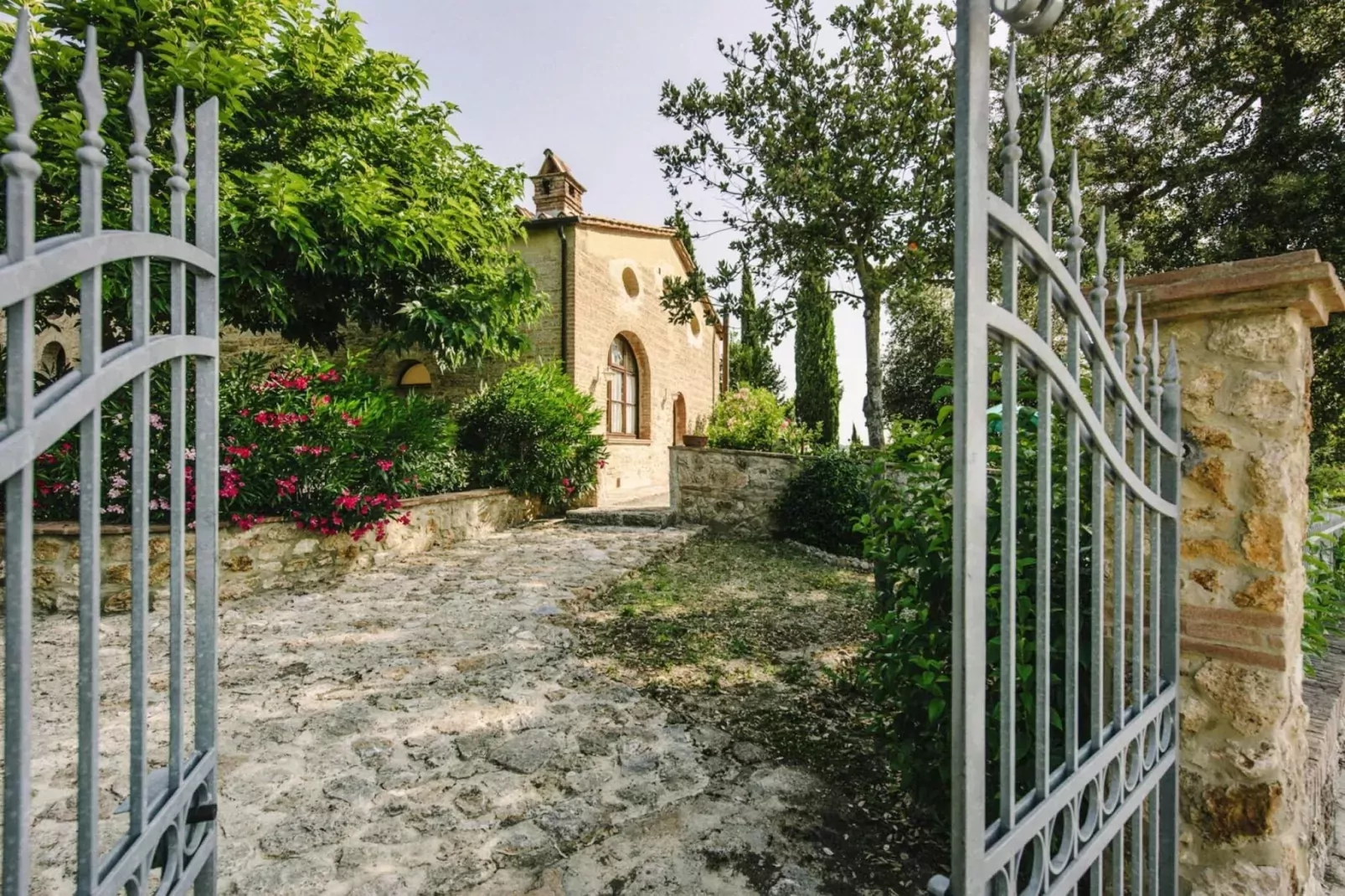 Agri-tourism Tenuta Quarrata, Santo Pietro Belvedere-quadri-Exterior summer