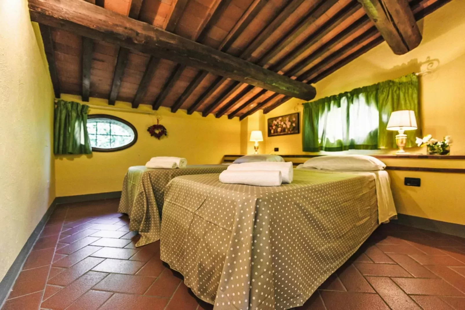 Agri-tourism Tenuta Quarrata, Santo Pietro Belvedere-quadri-Bedroom