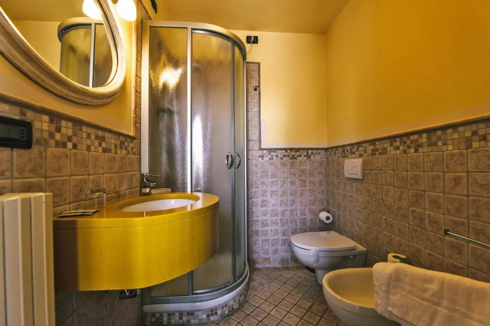 Agri-tourism Tenuta Quarrata, Santo Pietro Belvedere-quadri-Bathroom