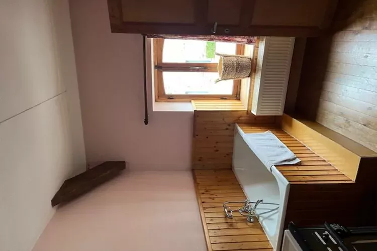 La Hetraie-Bathroom