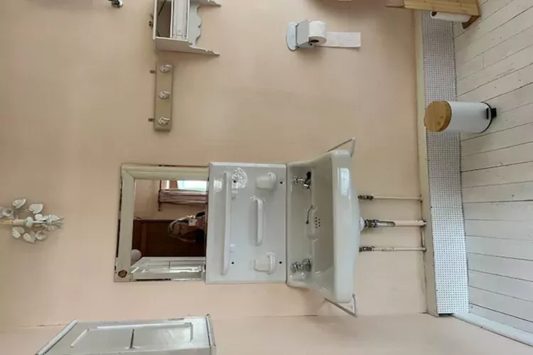 La Hetraie-Bathroom