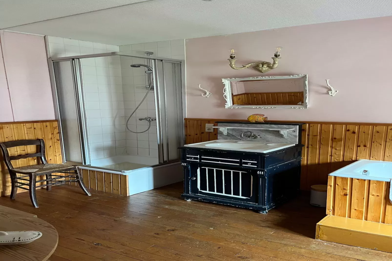 La Hetraie-Bathroom