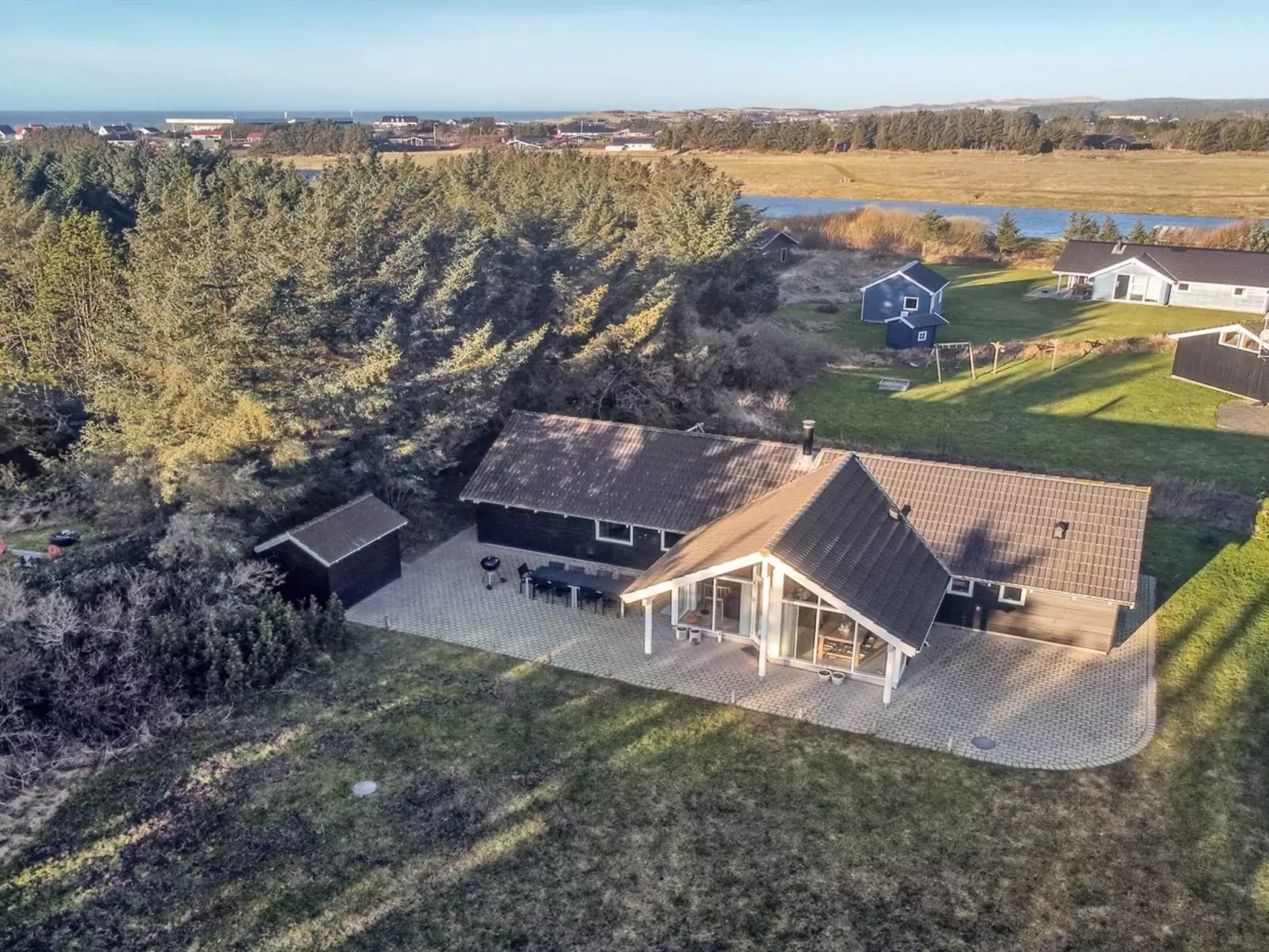 "Synnöve" - 550m from the sea-Outside