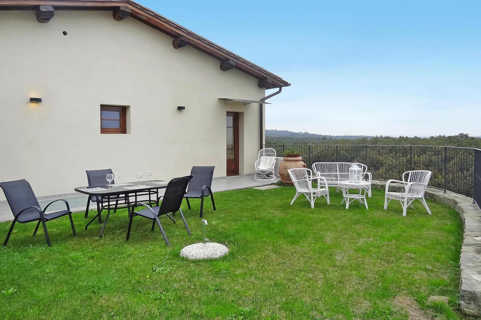 Agri-tourism Giugnano Poggio del Sole, Lamporecchio-Studio, Typ B, ca. 60 qm-Terrace balcony