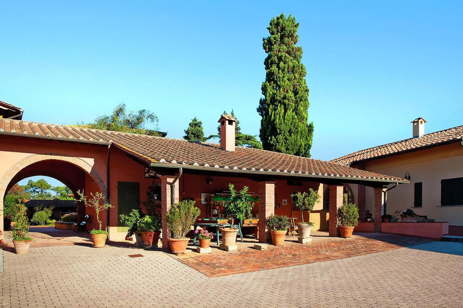 Agri-tourism Borgo Pinete, Pinete Fucecchio-Trilo, Typ 4, 1-6 Pax-Areas summer 1km