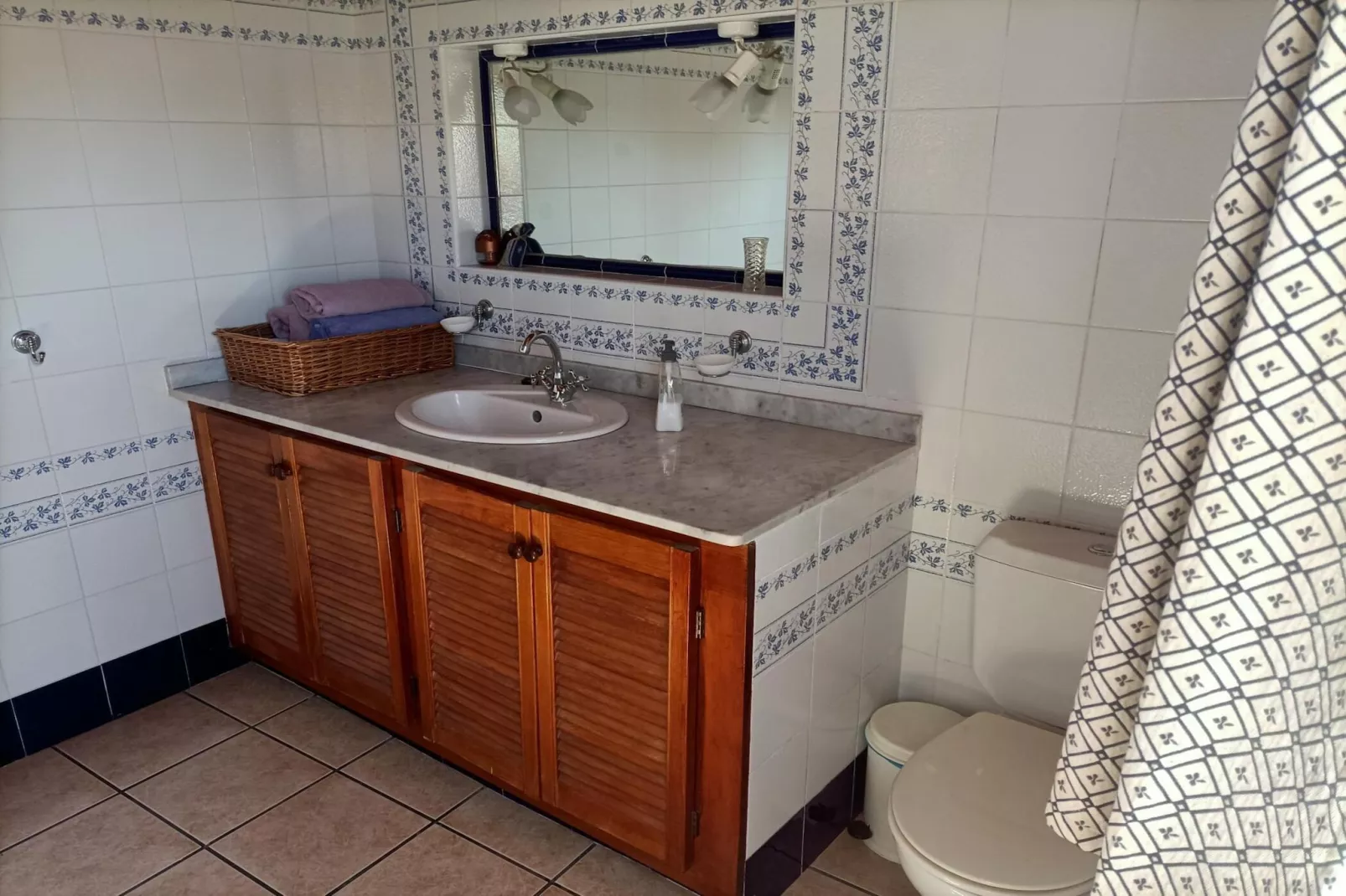 Janine-Bathroom