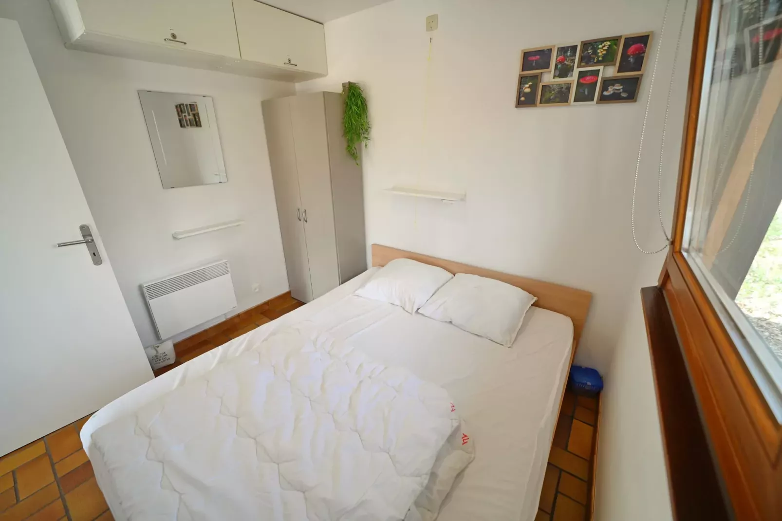 Les Trois Feuilles-Bedroom