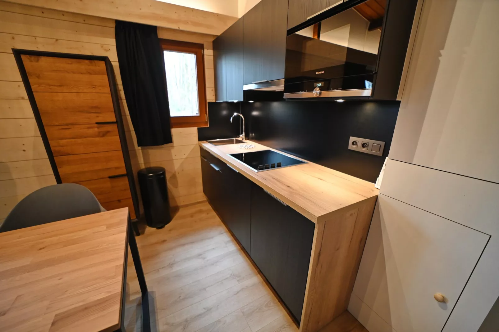 Douglas-Kitchen