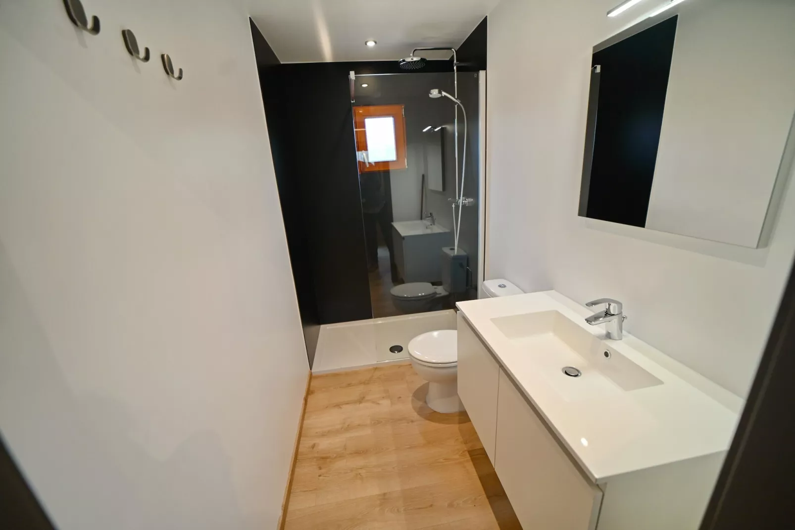 Douglas-Bathroom