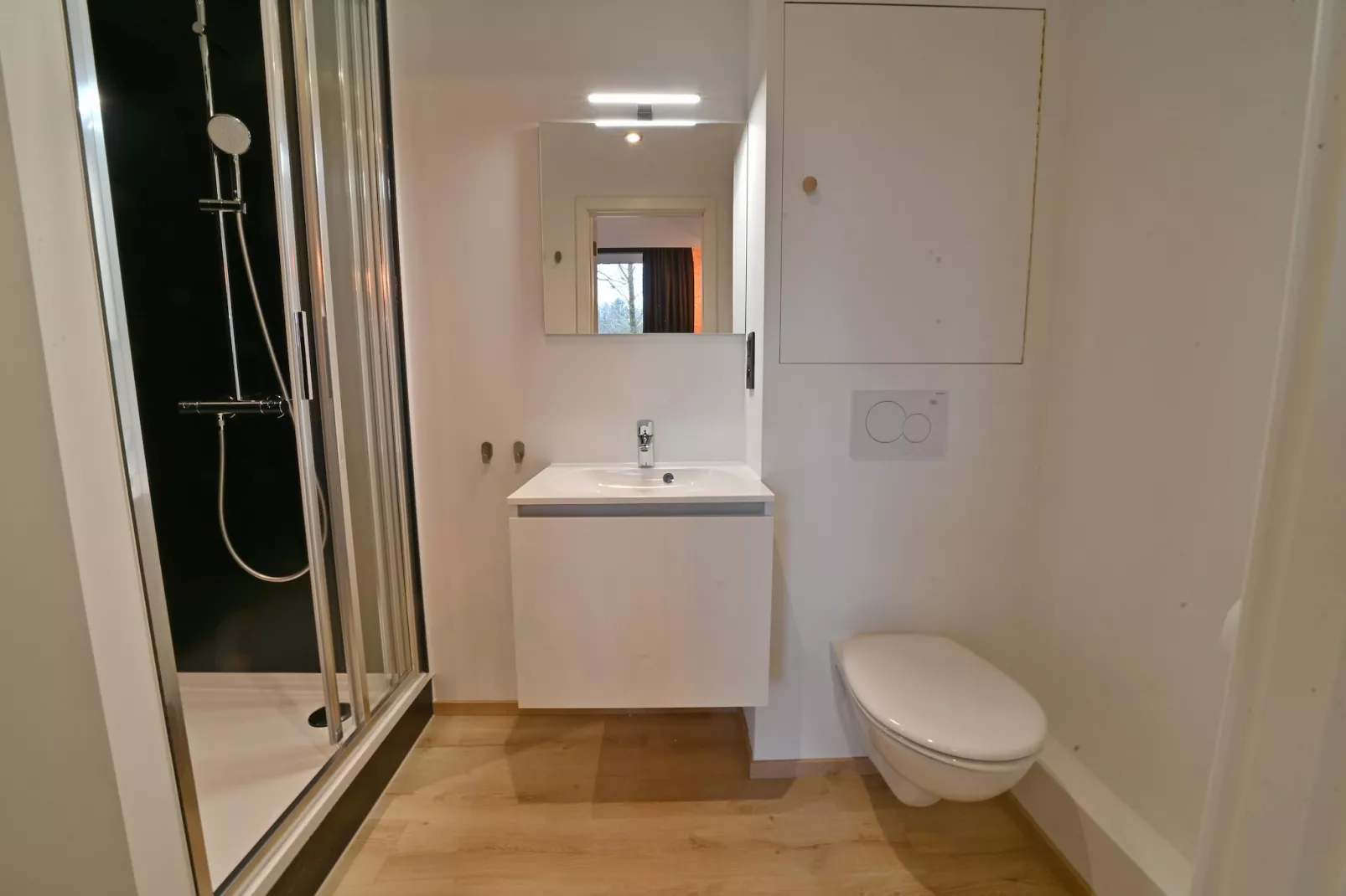 Forest Cube Tradition-Bathroom