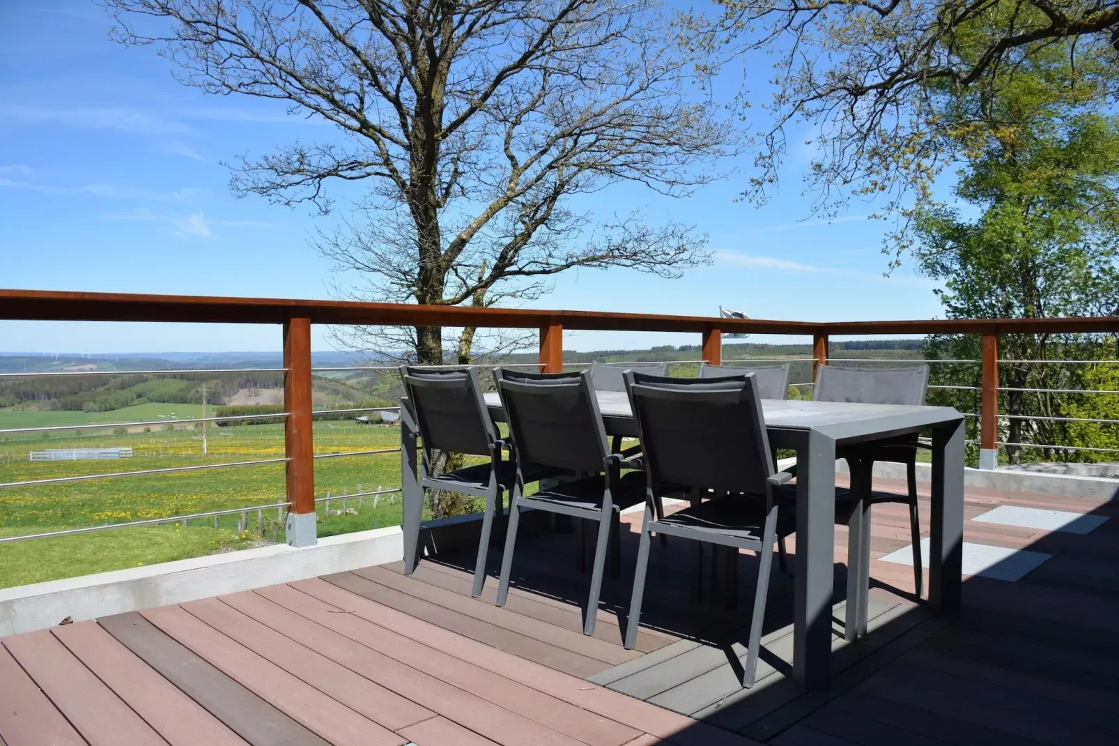 Le Chalet du Coteau-View summer