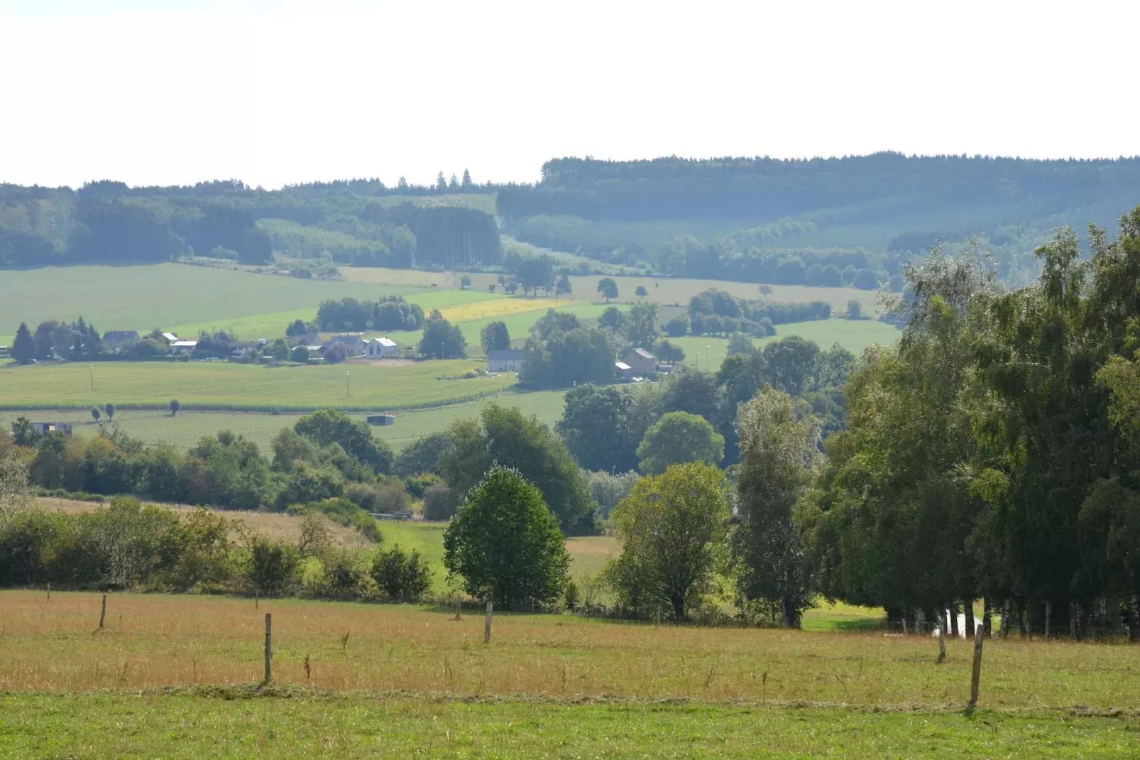 Le Chalet du Coteau-Areas summer 1km