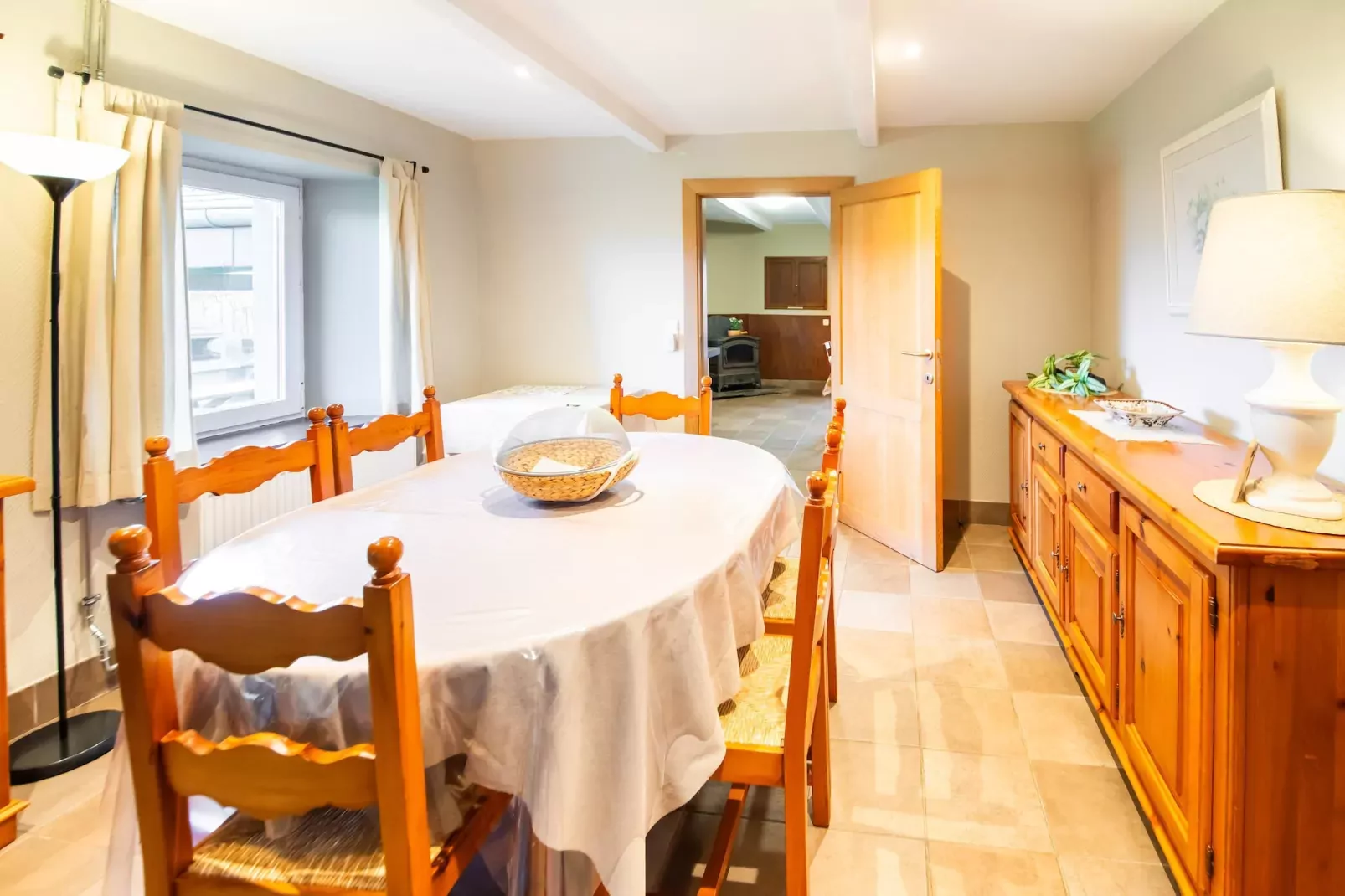 Gite la Randonnee-Dining room