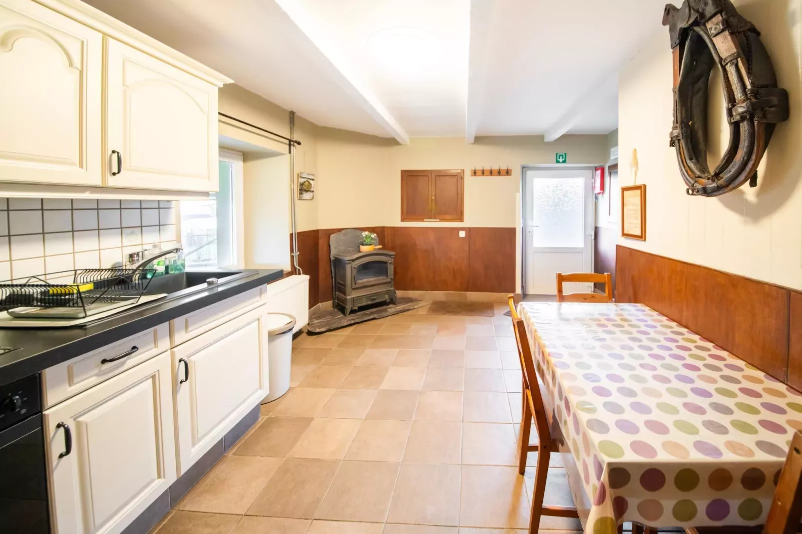 Gite la Randonnee-Kitchen