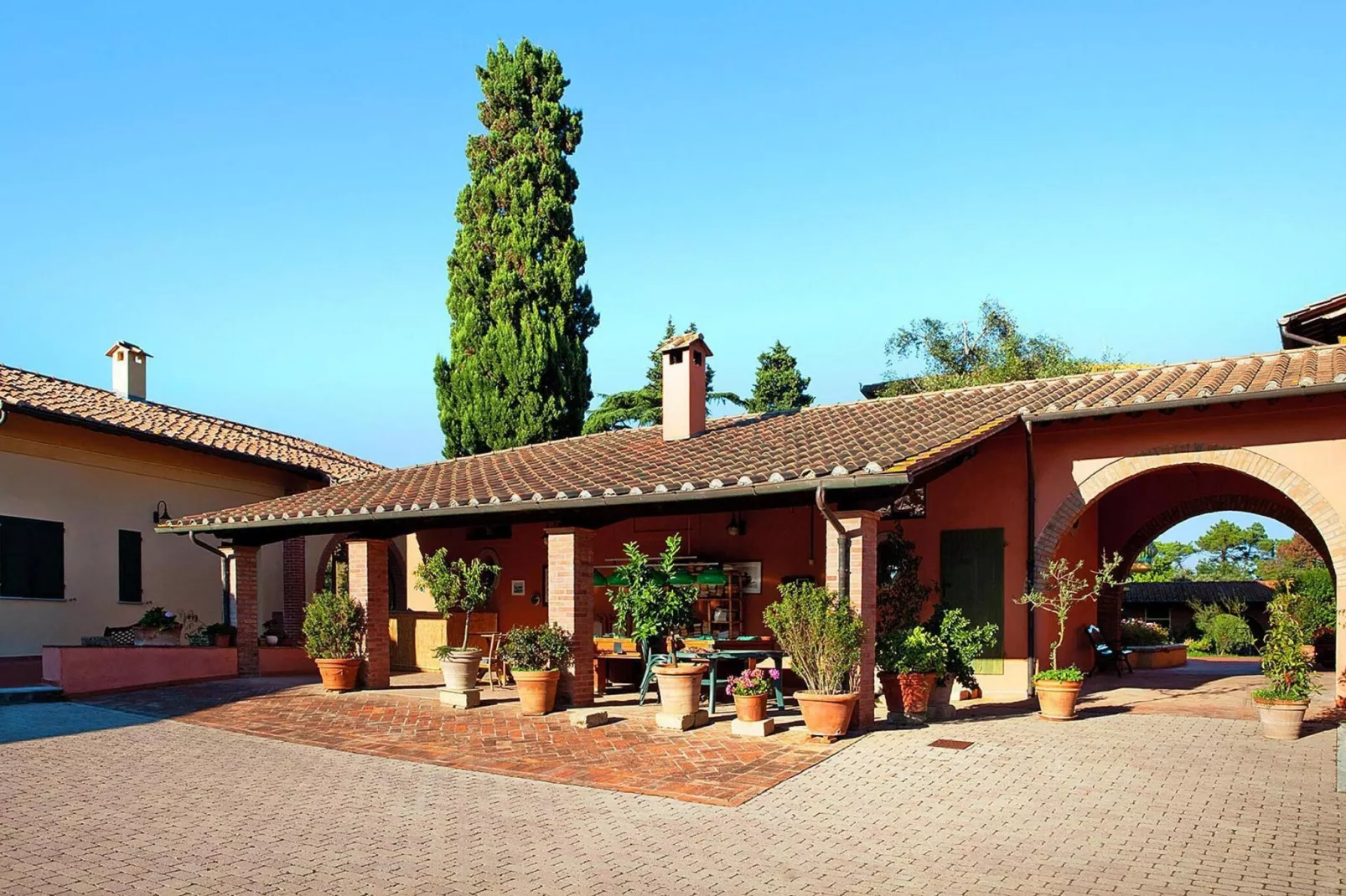 Agri-tourism Borgo Pinete, Pinete Fucecchio-Trilo, Typ 4, 1-6 Pax-Areas summer 1km