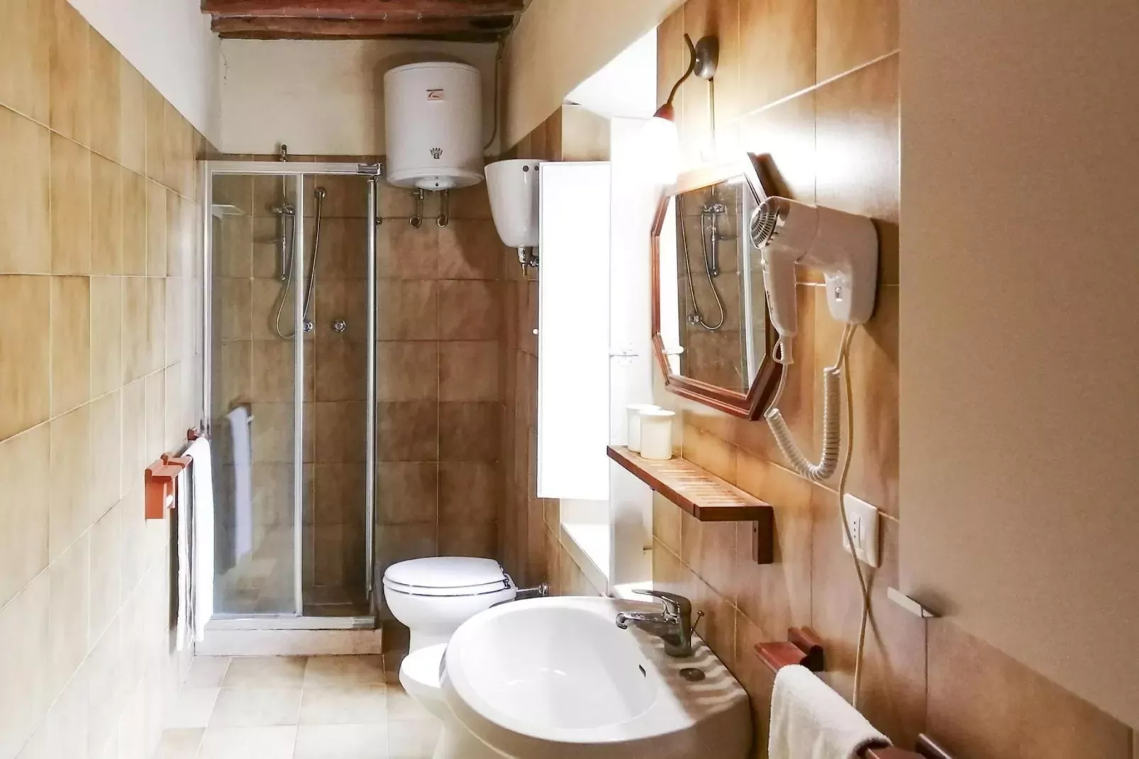 Residence Il Pero di Cetinale Sovicille Typ B 65 qm-Bathroom