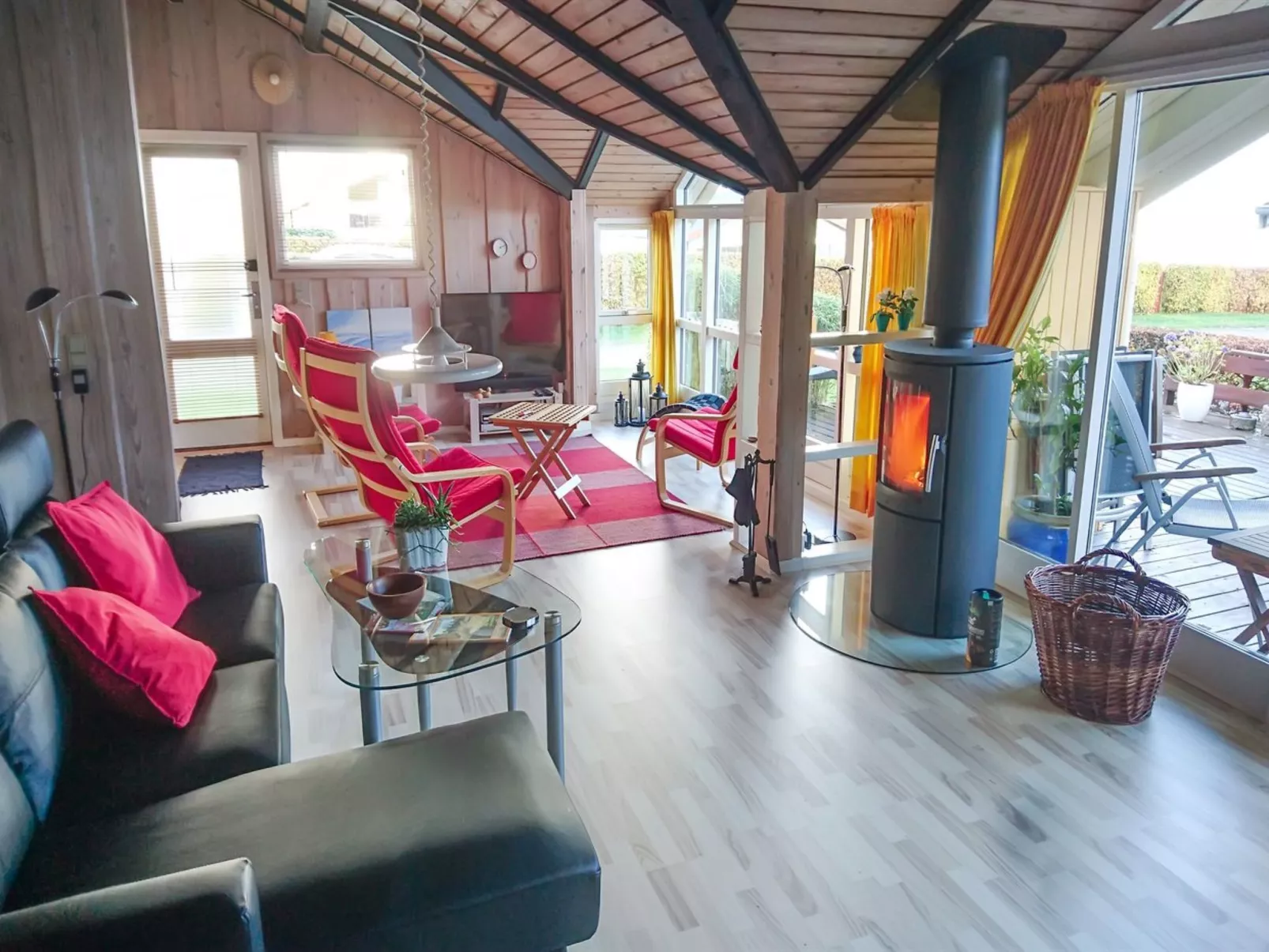 "Sporgh" - 100m from the sea-Inside