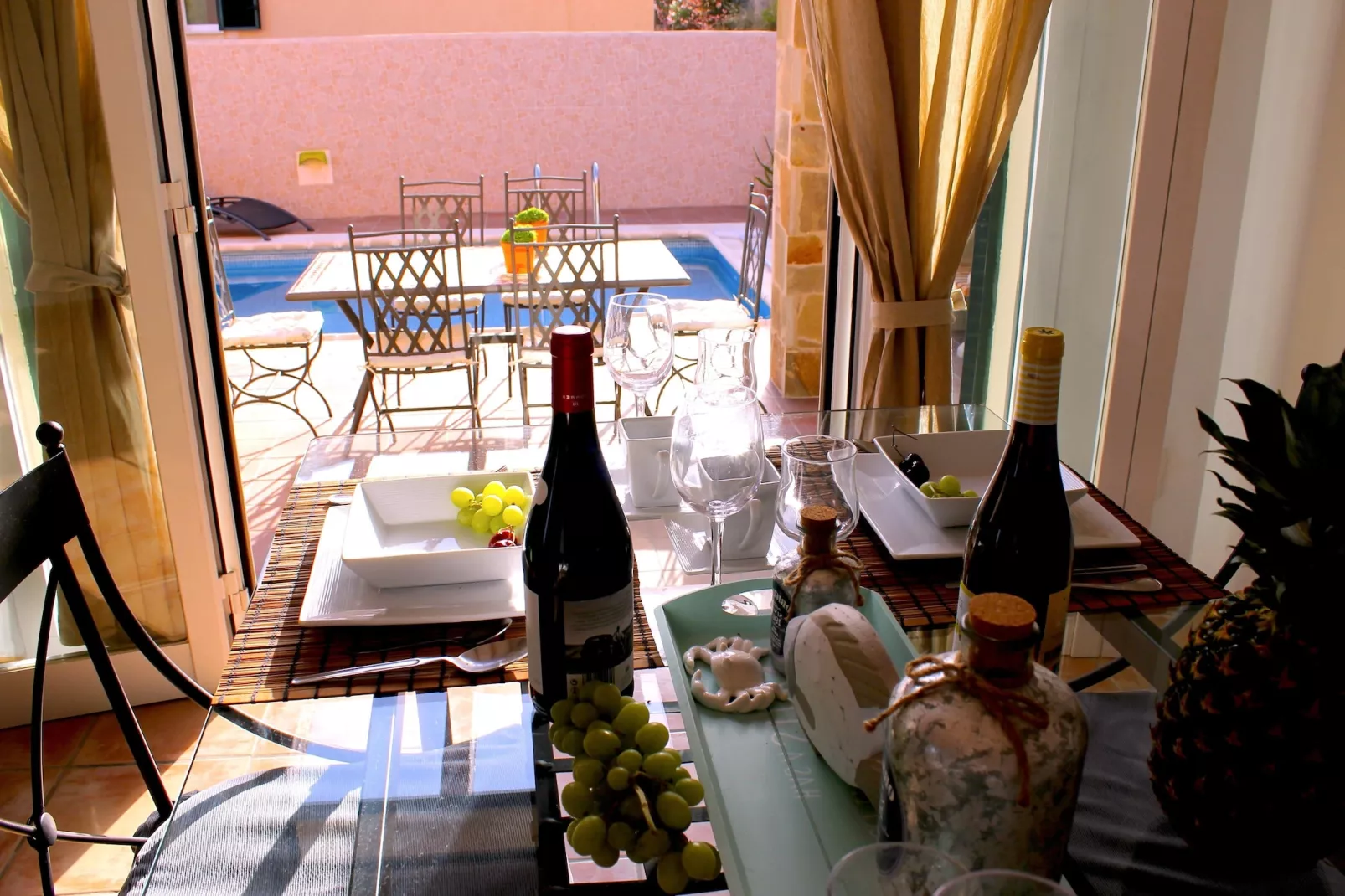 Los Geranios-Dining room
