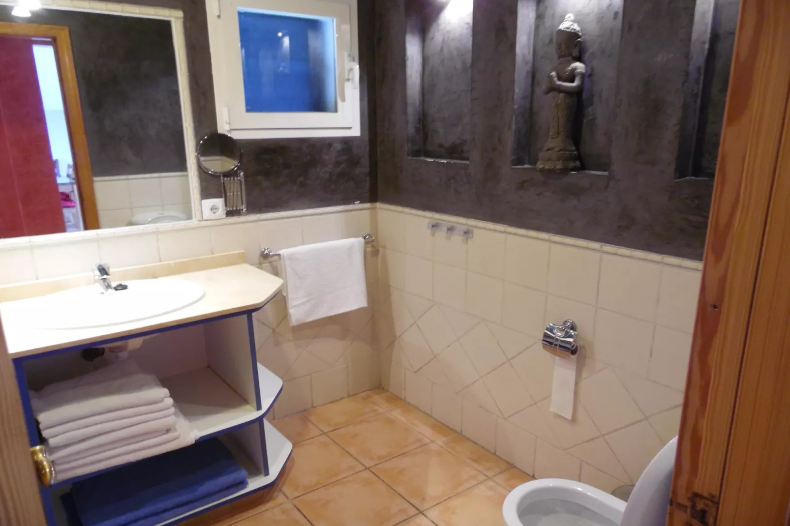 Los Geranios-Bathroom