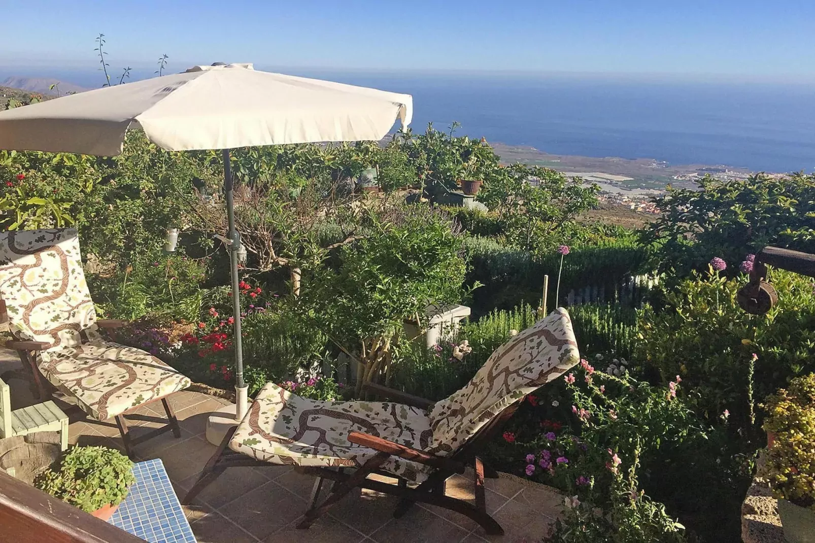 Casa Tajona-Jardin d'été