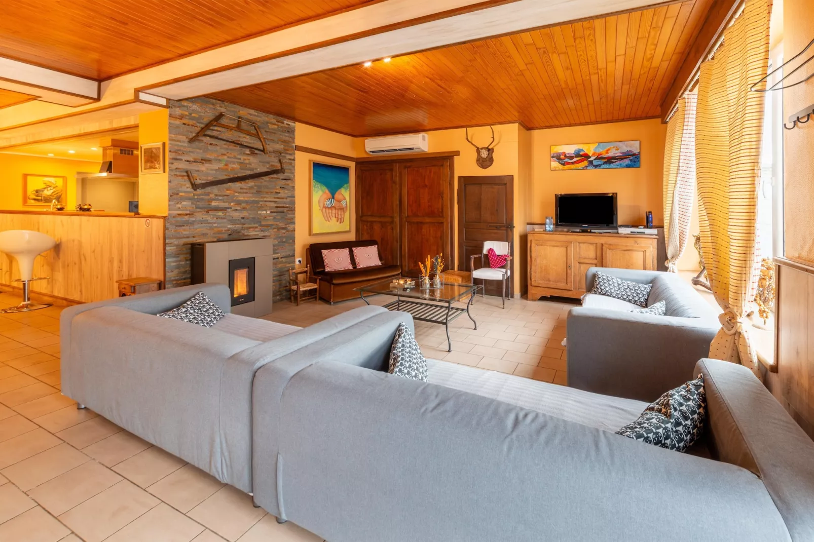 Entre Gaume et Ardenne-Living room