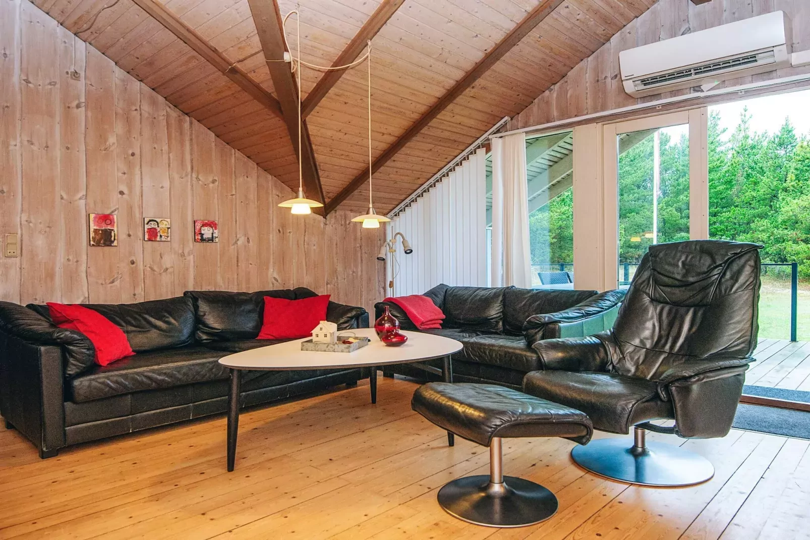 Charming Cottage Retreat-By Traum-Indoor