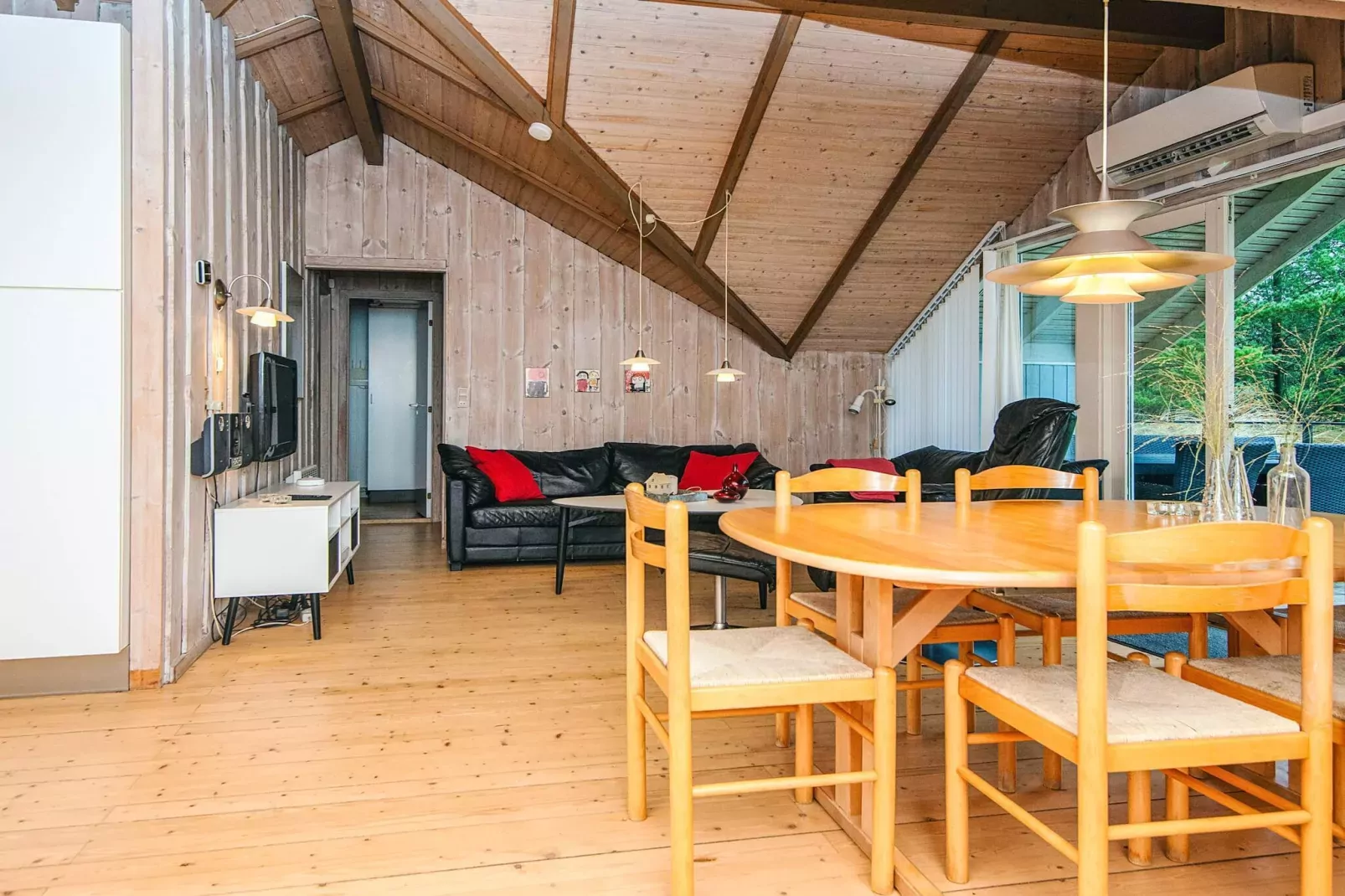 Charming Cottage Retreat-By Traum-Indoor