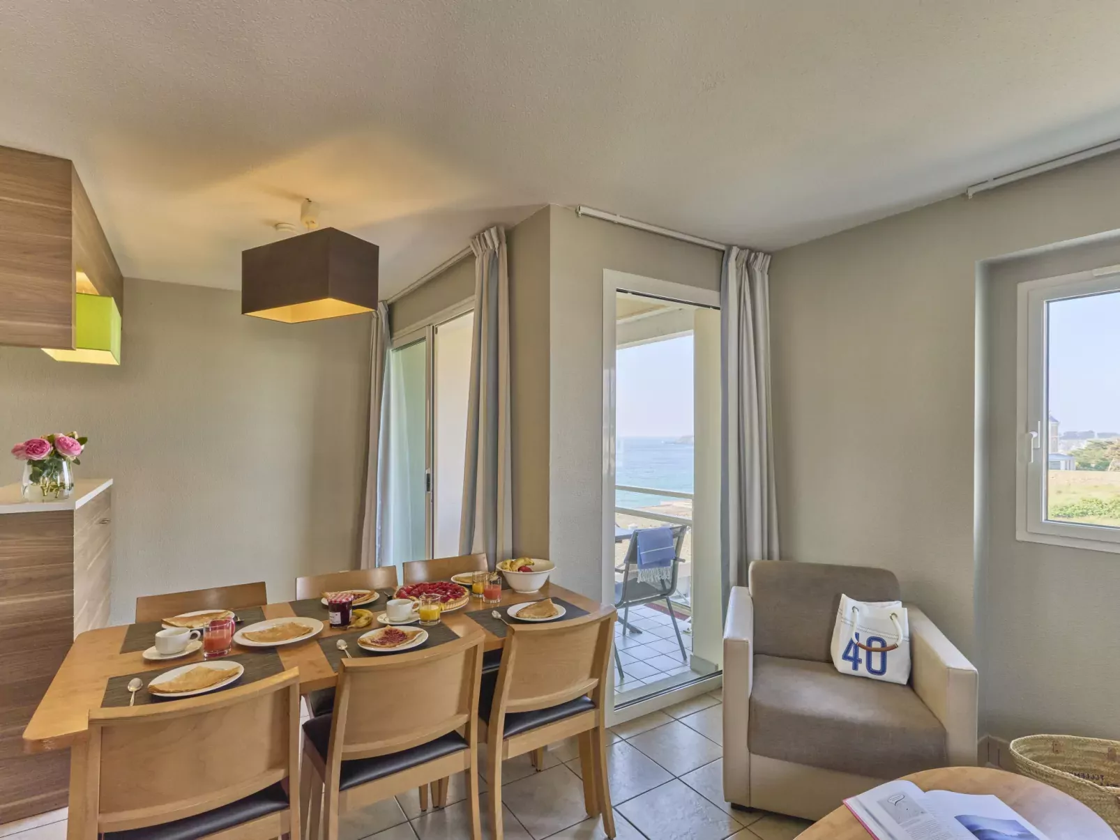 Reine Marine-T2 Balcon Lat. Mer-Drinnen