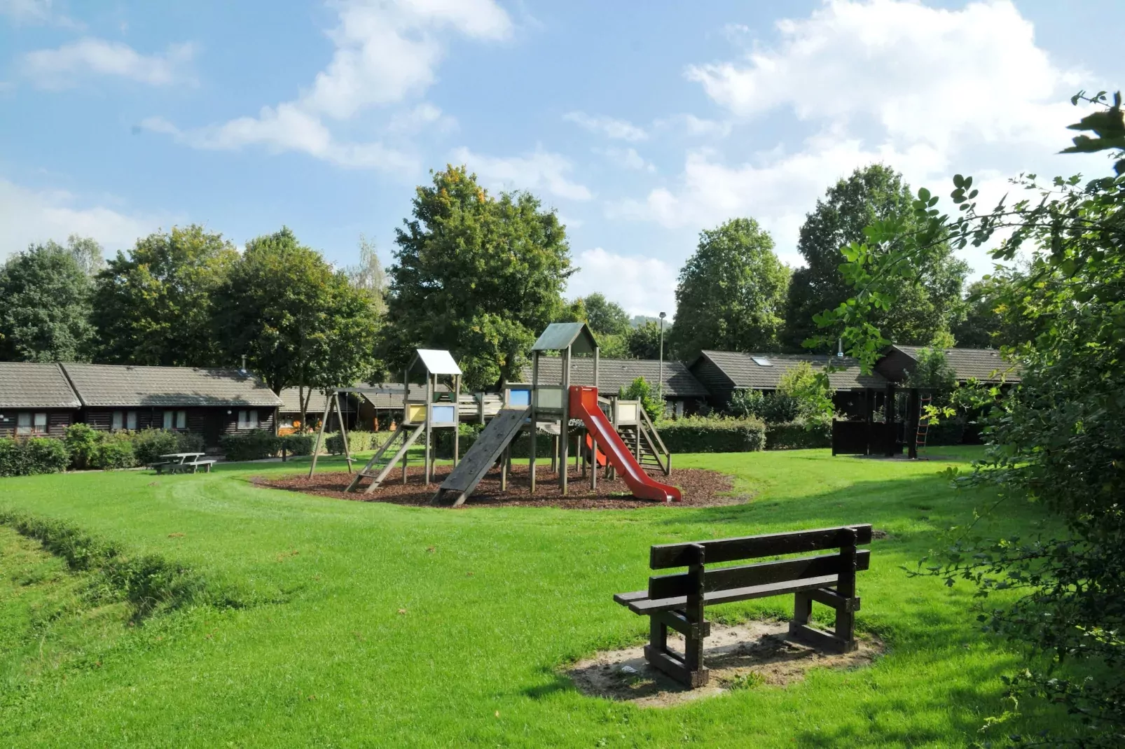 Vakantiepark La Boverie 1-Gärten Sommer