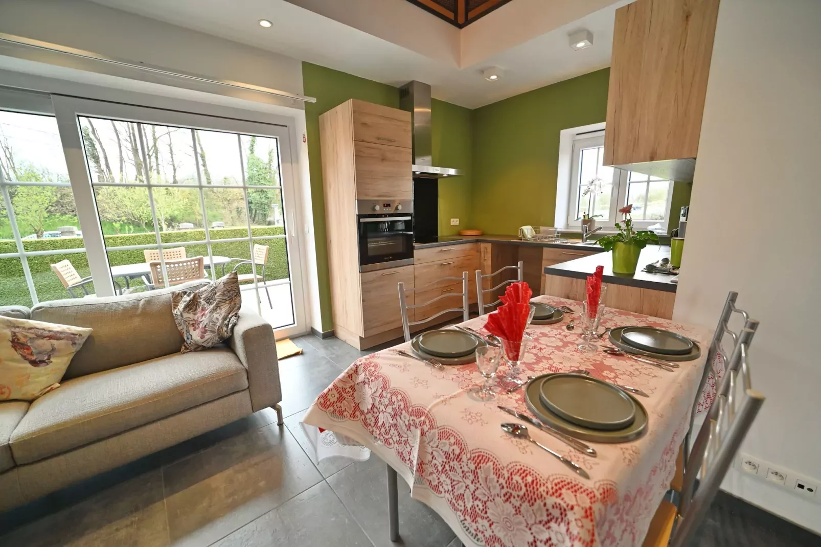 PETITE MAISON DANS LA PRAIRIE-Dining room