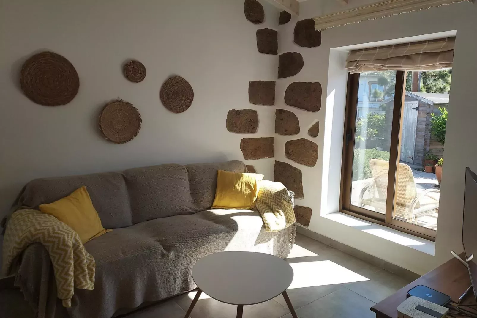 Casa las Bellas-Living room