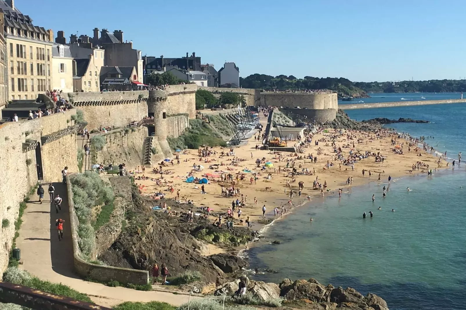 Holiday flat St Malo-Zones d'été à 1 km