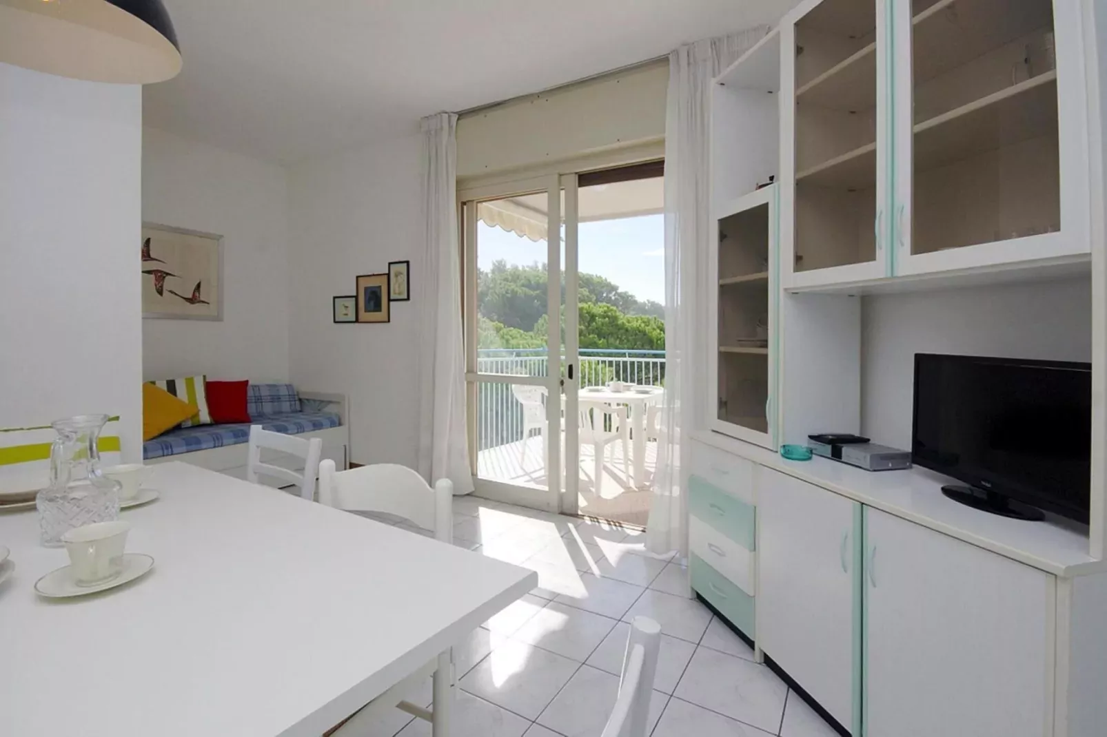 Apartments Bianco Nero Lignano Sabbiadoro-B4-Dining room