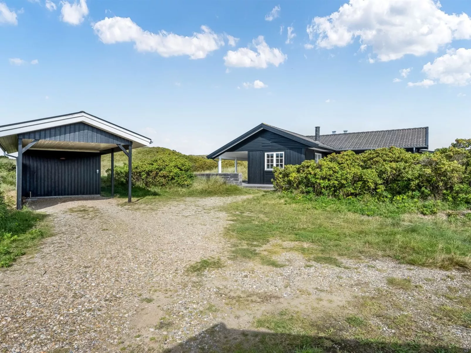 "Aise" - 75m from the sea-Outside