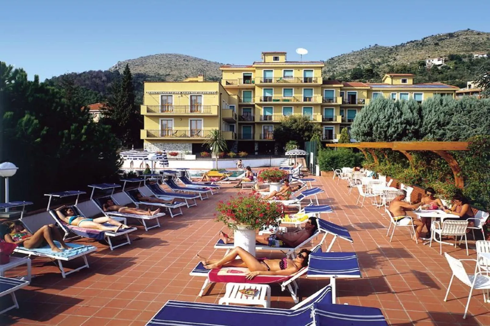 Residence Morelli Pietra Ligure - B4-Areas summer 1km