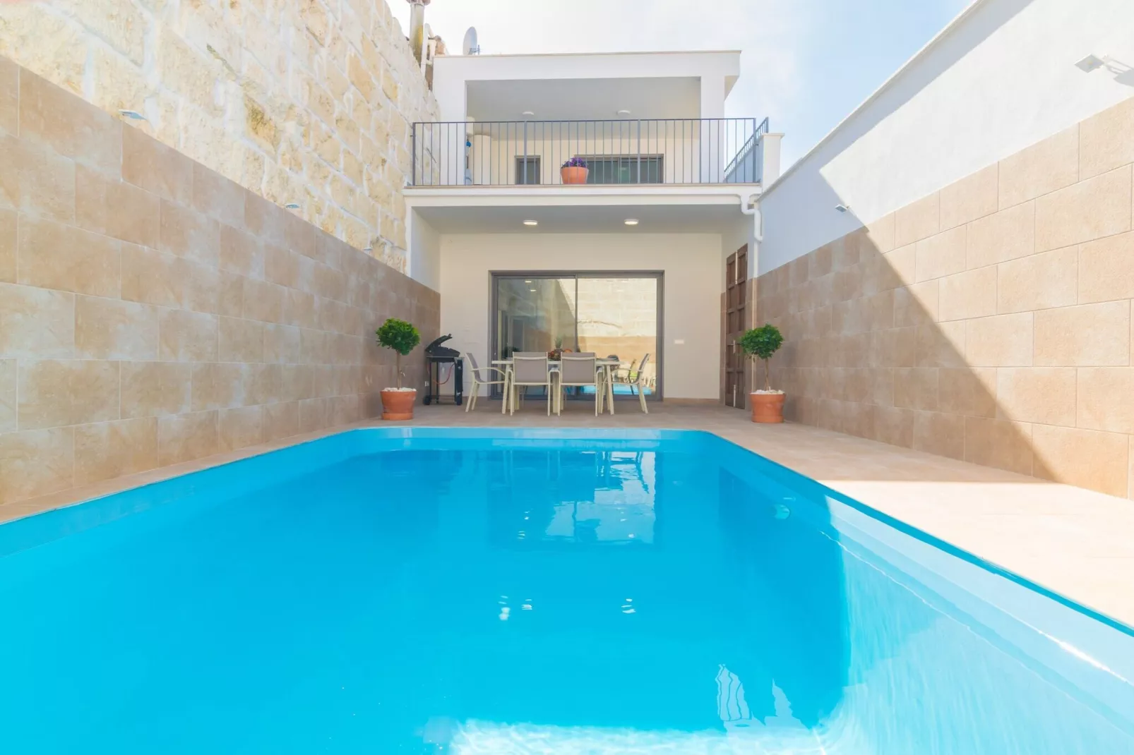 Can Serra-Pool
