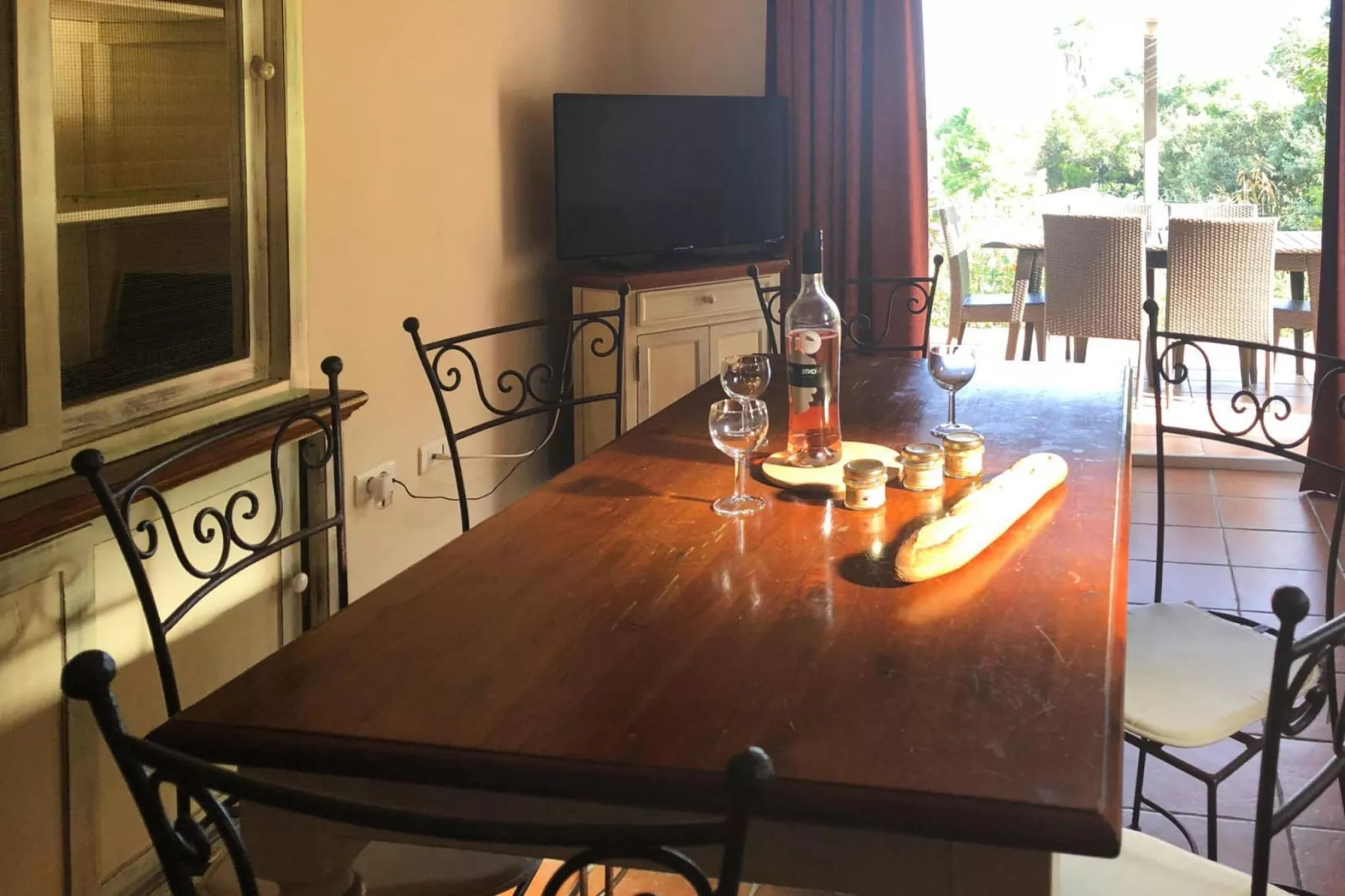 Residence Mare e Monte Solenzara // Villas Stella F2-Dining room