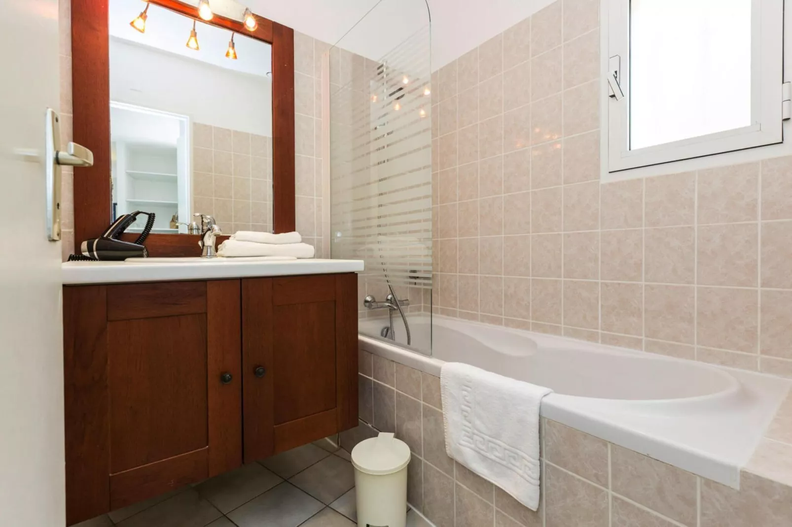 Residence Mare e Monte Solenzara // Villas Stella F2-Bathroom
