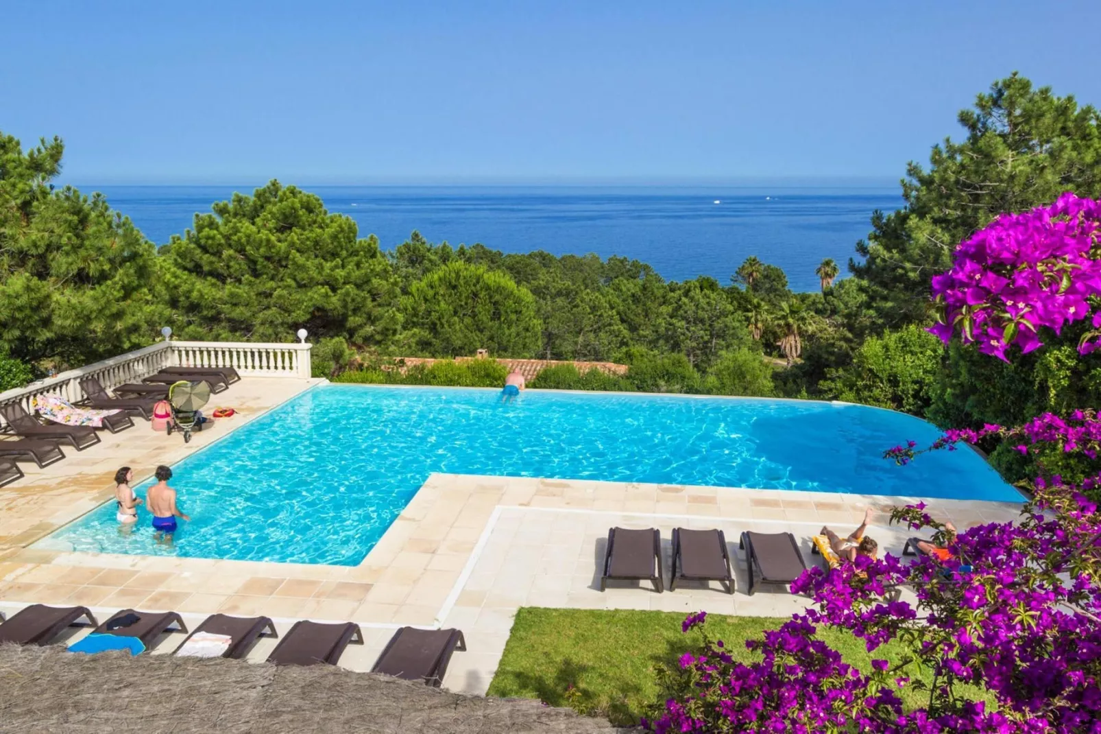 Residence Mare e Monte Solenzara // Villas Stella F2-Pool