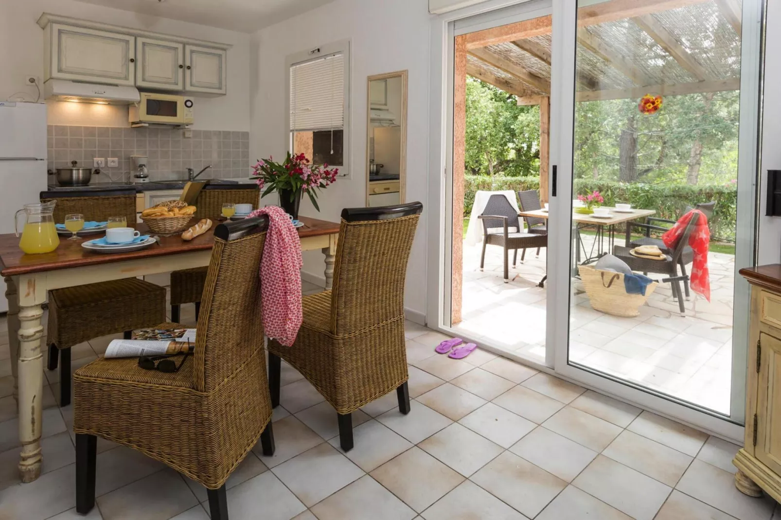 Residence Mare e Monte Solenzara // Villas Stella F2-Dining room
