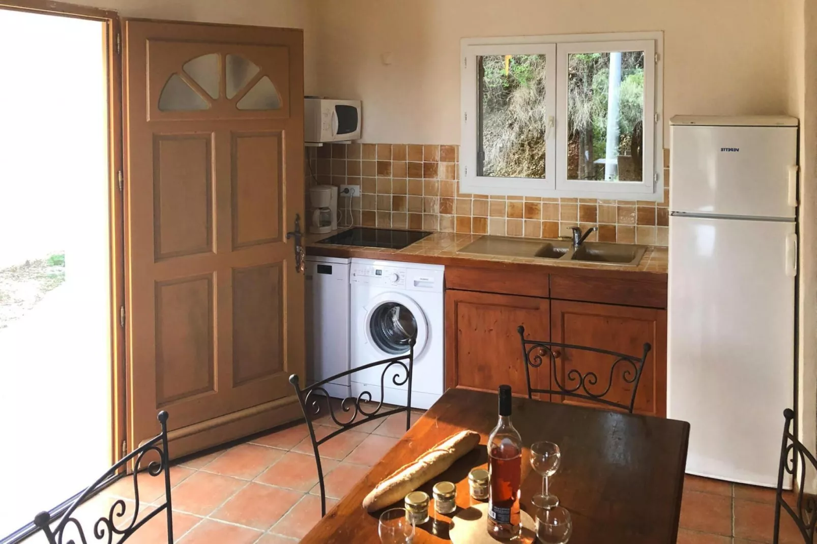 Residence Mare e Monte Solenzara // Villas Stella F2-Kitchen